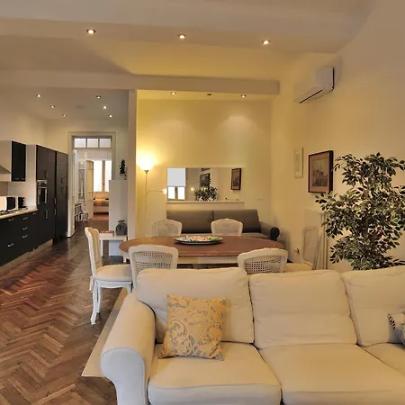 Lägenhet Loris' House Modena